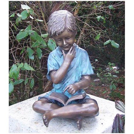 Bronzefiguren - Junge mit Buch