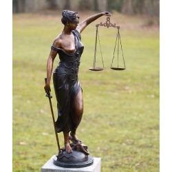 Bronzefiguren - Justizia