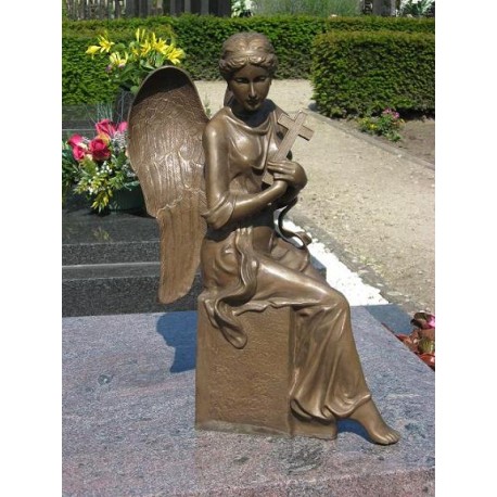 Bronzefiguren - Engel mit Kreuz